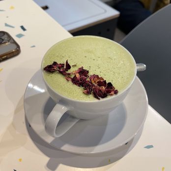 Maison de Moggy - Matcha latte - Cafes Near Me - Edinburgh, EDH Maison de Moggy - Matcha latte - Cafes Near Me - Edinburgh, EDH