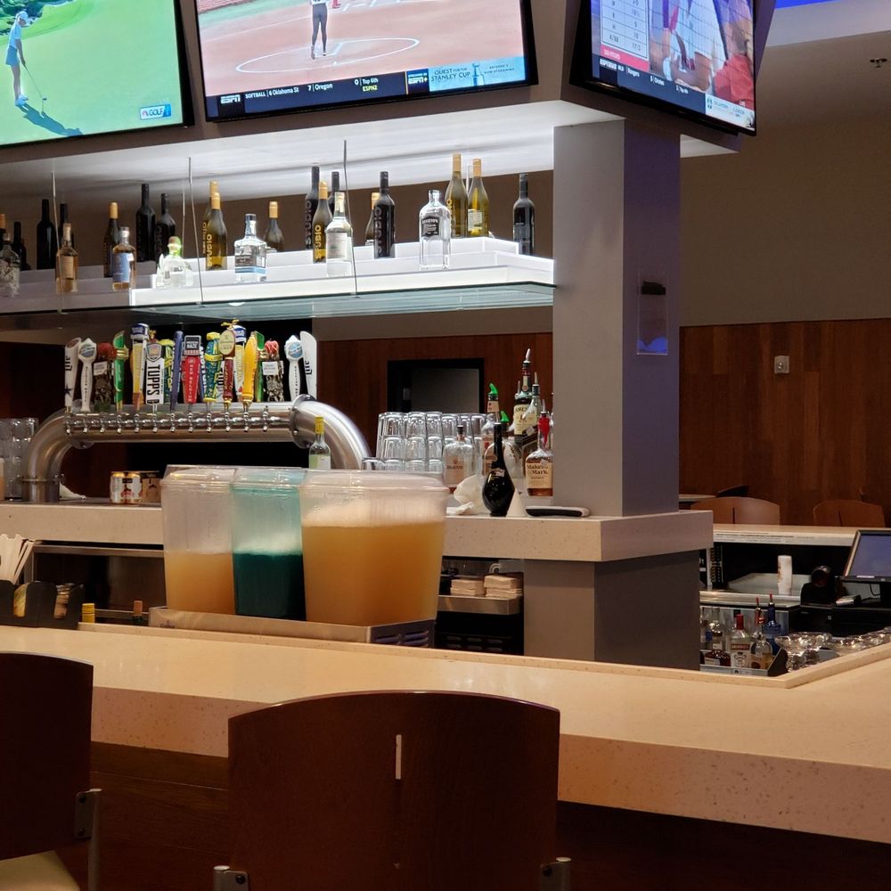 Studio Movie Grill - Bar area - Cinema Near Me - Plano, Texas