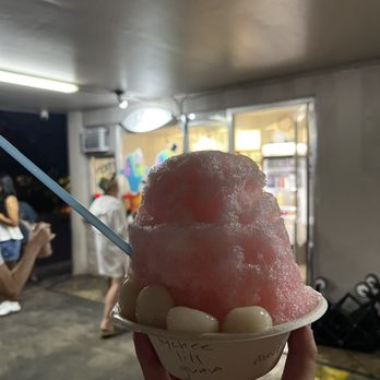 Lahaina Shave Ice - We got lychee, lilikoi and guava flavors with a scoop of ice cream and mochi. - Desserts Near Me - Honolulu, Hawaii Lahaina Shave Ice - We got lychee, lilikoi and guava flavors with a scoop of ice cream and mochi. - Desserts Near Me - Honolulu, Hawaii