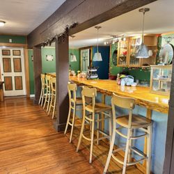 Rushbrook General Store & Cafe - Bar seating