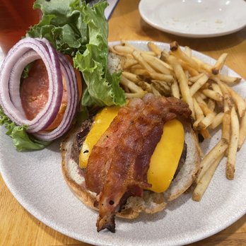 Olivia's Cafe - Bacon Cheeseburger - New American Near Me - Lake Buena Vista, Florida Olivia's Cafe - Bacon Cheeseburger - New American Near Me - Lake Buena Vista, Florida