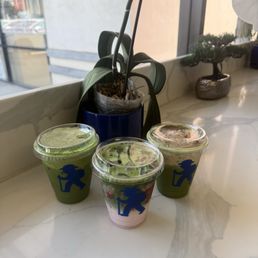Dura's duo, strawberry matcha, banana matcha