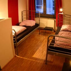 Heart of Gold Hostel - 2 Bettzimmer mit Dusche und Waschbecken