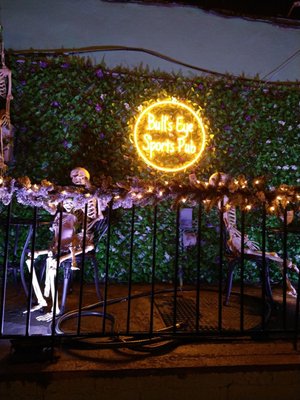 Bulls Eye Sports Pub by null