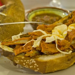 Voces de Copal - Pan amarillo con cecina.