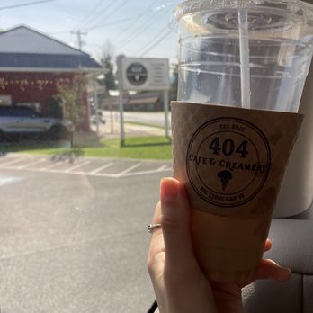 404 Cafe & Creamery - Sugar free vanilla OatMilk latte - Coffee & Tea Near Me - Big Stone Gap, Virginia