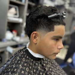 Star Cut - At star cut barber shop