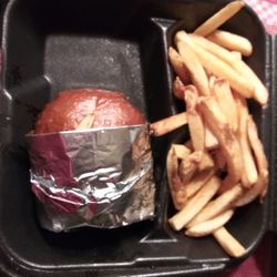 WNB Factory - Presentation of buger and fries