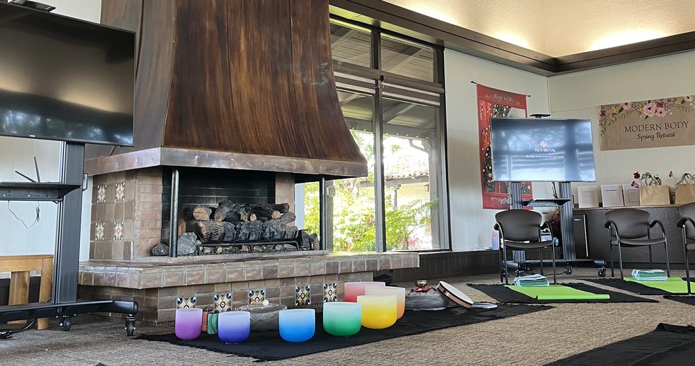 Modern Body Massage & Lymph Drainage Logo