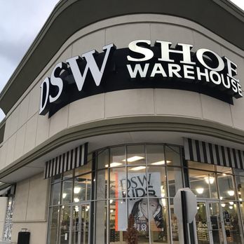 DSW Designer Shoe Warehouse - Shoe Stores Near Me - Sterling Heights, Michigan