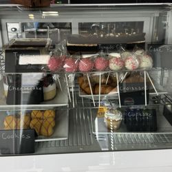 Ocean Breeze Cafe - Various desserts
