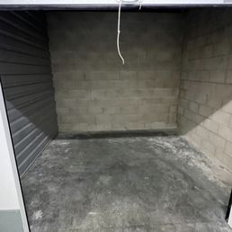 10x10 Storage unit 10x10 Storage unit
