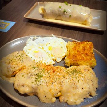 Early Bird Lincoln - Biscuits & Gravy, Eggs Over Easy, Hashbrown Square - Breakfast & Brunch Near Me - Lincoln, Nebraska Early Bird Lincoln - Biscuits & Gravy, Eggs Over Easy, Hashbrown Square - Breakfast & Brunch Near Me - Lincoln, Nebraska