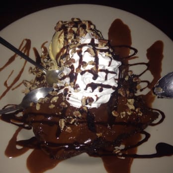 Alpine Tavern & Grill - Salted nuts, warm brownie and Carmel sundae 7.25 it's huge - Sports Bars Near Me - Alpine, California