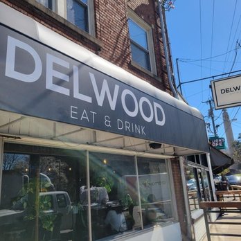 Delwood - Outside view from the intersection of Delta and Linwood in Mt. Lookout Sq (thus the name) - Gastropubs Near Me - Cincinnati, Ohio Delwood - Outside view from the intersection of Delta and Linwood in Mt. Lookout Sq (thus the name) - Gastropubs Near Me - Cincinnati, Ohio