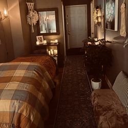 Massage Therapy Kneads + Skincare - Massage Therapy room