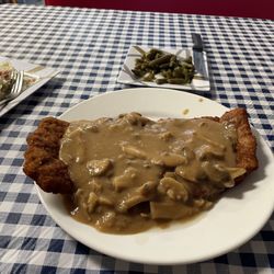 Zum Edelweiss German Restaurant - The jagerschnitzel is huge and delicious. Wear pants one size larger than usual before arriving.