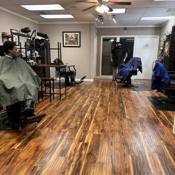 Red Bearded Cuban - Shop with Daniel by his back chair! - Barbers Near Me - Sacramento, California Red Bearded Cuban - Shop with Daniel by his back chair! - Barbers Near Me - Sacramento, California