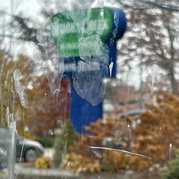 Chili's - Kids handprint and smudging all over the windows - American Near Me - Boone, North Carolina Chili's - Kids handprint and smudging all over the windows - American Near Me - Boone, North Carolina