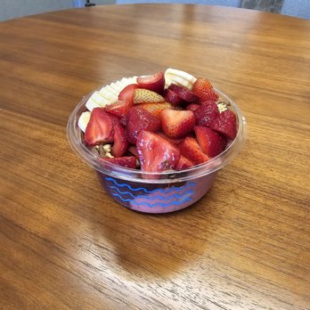Playa Bowls - Beach bum bowl - half acai base, half "Stupid Cupid" (strawberry, banana, and coconut milk), topped with strawberries, banana, and Nutella - Juice Bars & Smoothies Near Me - Newark, New Jersey