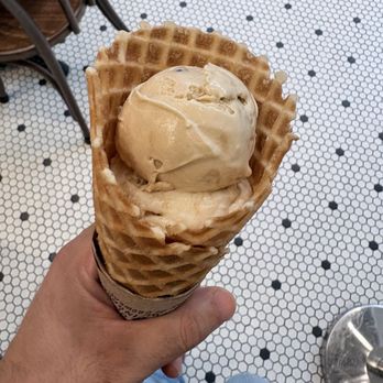 Jeni's Splendid Ice Creams - Buttercrisp Waffle Cones, gooey butter, brown butter almond brittle - Ice Cream & Frozen Yogurt Near Me - Chicago, Illinois