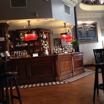 The Feathers - Pubs Near Me - London, XGL