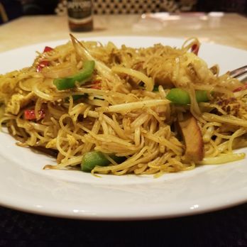 Red 8 - I had the Curried Singapore fried noodles, it was spicy and full of flavor. Service was average. - Dim Sum Near Me - Las Vegas, Nevada Red 8 - I had the Curried Singapore fried noodles, it was spicy and full of flavor. Service was average. - Dim Sum Near Me - Las Vegas, Nevada
