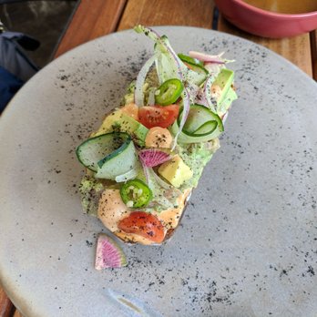Black Radissh - Tosta atun marinado - Breakfast & Brunch Near Me - Guadalajara, JAL Black Radissh - Tosta atun marinado - Breakfast & Brunch Near Me - Guadalajara, JAL