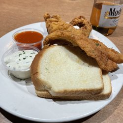 R & B Bar & Grill - Fried fish