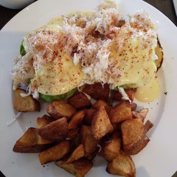 Brothers Cafe - Avocado crab benedict - Comfort Food Near Me - Santa Rosa, California