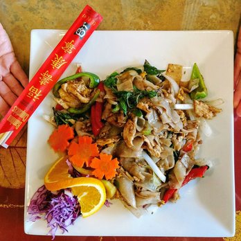 Mr Thai Bistro - Drunken noodles with chicken. Delicious! - Thai Near Me - Gilbert, Arizona Mr Thai Bistro - Drunken noodles with chicken. Delicious! - Thai Near Me - Gilbert, Arizona