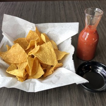 El Maguey - Complimentary Chips and Salsa - Mexican Near Me - Kansas City, Missouri