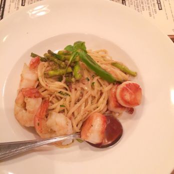 Rodney's Oyster House Calgary - Scallop & shrimp pasta! Nothing to right home about especially for that price point - Seafood Near Me - Calgary, Alberta Rodney's Oyster House Calgary - Scallop & shrimp pasta! Nothing to right home about especially for that price point - Seafood Near Me - Calgary, Alberta