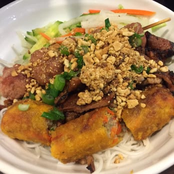 Bong Lua Vietnamese Restaurant - Grilled pork, meatball skewer, and spring roll vermicelli - Vietnamese Near Me - Scarborough, Ontario