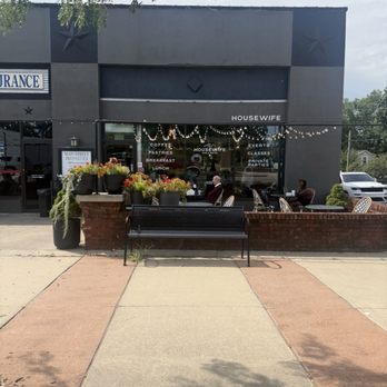 Housewife - Front door - Breakfast & Brunch Near Me - Grandview, Missouri Housewife - Front door - Breakfast & Brunch Near Me - Grandview, Missouri