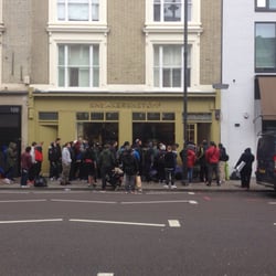 Sneakersnstuff - Opening Day queues!