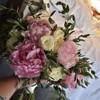 Elope To Savannah - My bouquet, my phone though not a professional one by them  It smells so good and was beautiful - Wedding Planning Near Me