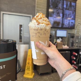 Wawa - Crumble Carmel drink - Gas Stations Near Me - Jacksonville, Florida