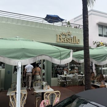 Café Bastille Miami Beach - Outdoor - Cafes Near Me - Miami Beach, Florida Café Bastille Miami Beach - Outdoor - Cafes Near Me - Miami Beach, Florida