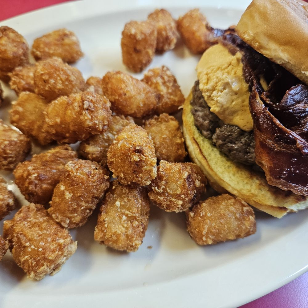 Cliffside Diner - American Near Me - Frankfort, Kentucky