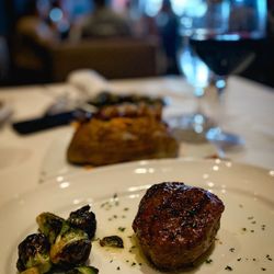 Mastro's Steakhouse - Petite Filet 6oz (2/5)