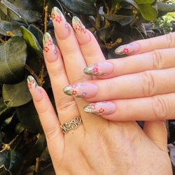 Charming Nail Lounge - Nails design by Vannie
