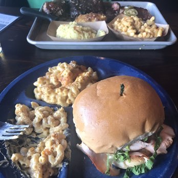 Dinosaur Bar-B-Que - Turkey sandwich with amazing Mac n cheese - Barbeque Near Me - Troy, New York