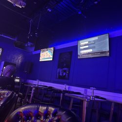 Chill’z Restaurant and Bar - Seating