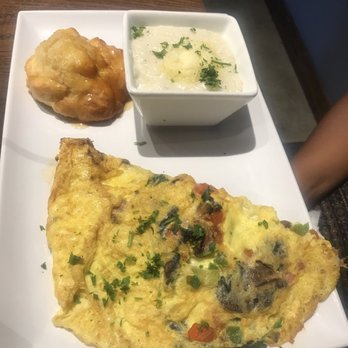 Gochas Breakfast Bar | Cascade - Omelette with grits - Wine Bars Near Me - Atlanta, Georgia Gochas Breakfast Bar | Cascade - Omelette with grits - Wine Bars Near Me - Atlanta, Georgia