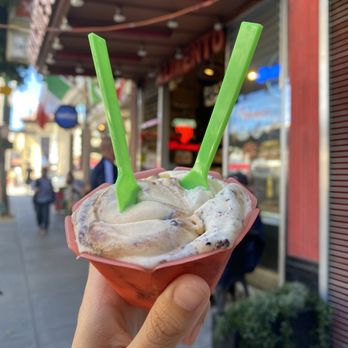 Alimento - Large gelato with cookies & cream and hazelnut brownie - Italian Near Me - San Francisco, California