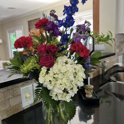 April's Flowers & Gifts - What she got. So sparse and terrible looking.
