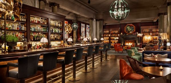 Scarfes Bar by null