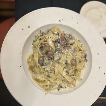 Albi's Vite Italian Kitchen - Carbonara - Italian Near Me - San Antonio, Texas Albi's Vite Italian Kitchen - Carbonara - Italian Near Me - San Antonio, Texas