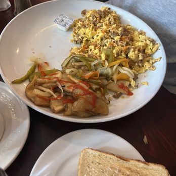 Izzy's 33 - Eggs with chorizo, home fries and toast - Breakfast & Brunch Near Me - Philadelphia, Pennsylvania